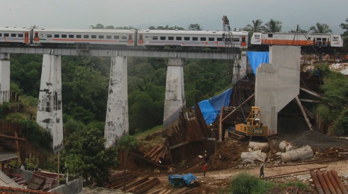 Jembatan-Cigombong