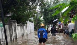 Banjir yang terjadi di Kabupaten Bekasi juga berdampak pada objek wisata. Foto: pojoksatu.id