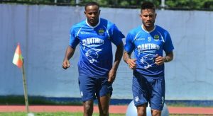 Dua calon pemain Persib Bandung, Joel Vinicius dan Wander Luiz, mulai menjalani latihan, Minggu (12/1/2020). ft/persib.co.id