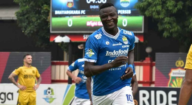 Striker Persib Bandung, Ezechiel N'Douassel. (persib.co.id)