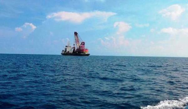 Tim WFQR-4 Lanal Tarempa menangkap dan mengamankan Kapal asing berbendera China yang diduga melakukan eksplorasi bawah air ilegal di perairan Anambas, Tarempa, Natuna, Kepri. FOTO: Dispen Koarmabar