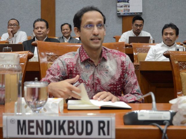 Menteri Pendidikan dan Kebudayaan Nadiem Makarim diminta untuk memberikan penjelasan ihwal pembayaran SPP via GoPay itu. Jangan sampai muncul persepsi yang macam-macam. (Dery Ridwansah/JawaPos.com)