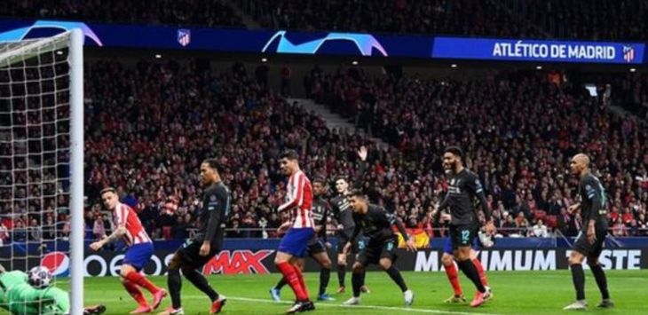 Liverpool kalah di kandang Atletico Madrid dalam leg pertama babak 16 besar Liga Champions, Rabu (19/2) dini hari WIB. (BBC)