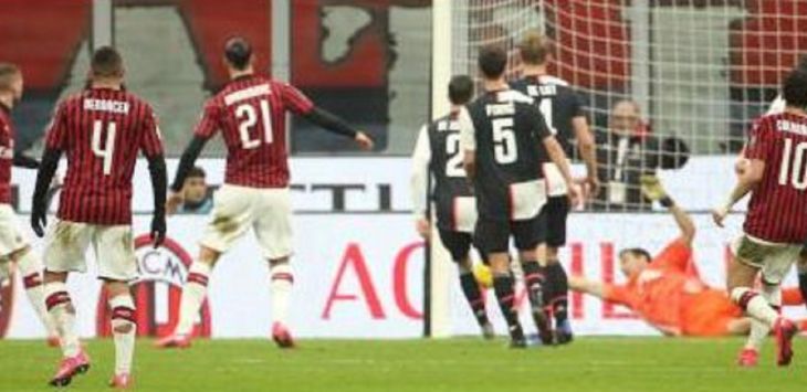Pertandingan AC Milan vs Juventus di leg pertama semifinal Coppa Italia, Jumat (14/2) berakhir imbang. (Football Italia)