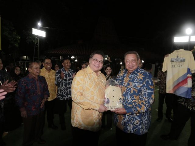 Pertemuan antara Ketua Umum Golkar Airlangga Hartarto dan Ketua Umum Demokrat Susilo Bambang Yudhoyono (SBY) (Istimewa)