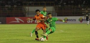 Agus Suhendra (kiri), pemain Persiraja. (Foto: Antara Aceh/HO/Media Officer Persiraja)