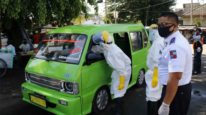 radarbogor - sopir angkot diperiksa kesehatan